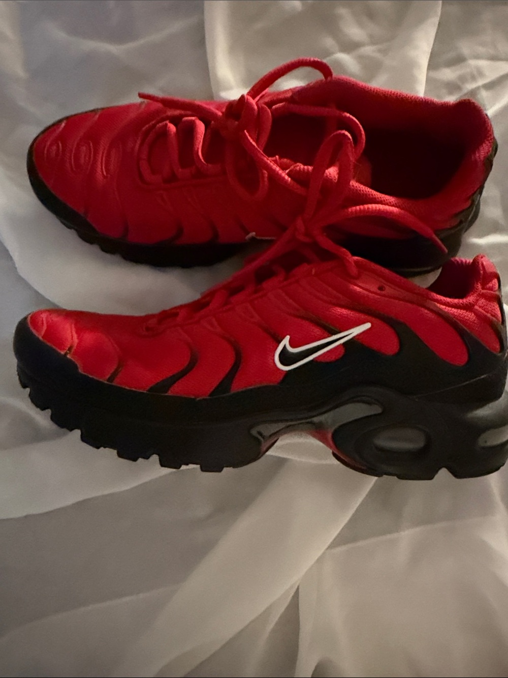 Nike Red Women's Sneakers - Picture 4 of 4